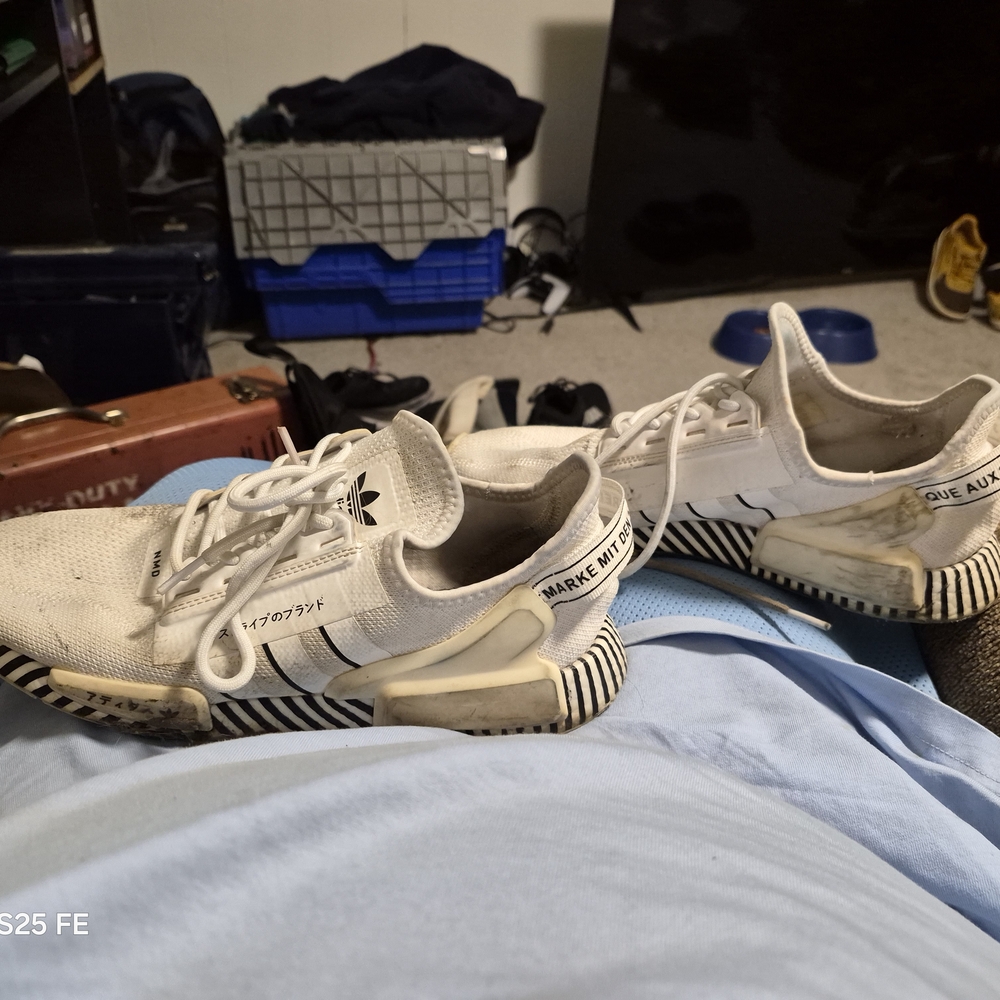 Adidas NMD_R1 V2 'Dazzle Pack - Cloud White' sneaker Size 9.5